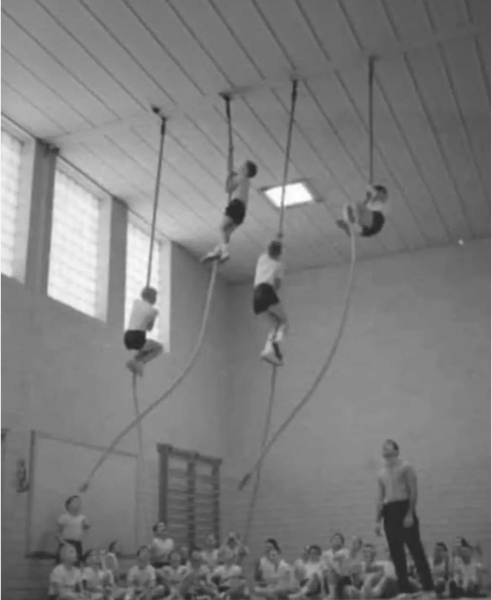retro_kiste's tweet image. Ich hatte mit mir das Tarzan-sein früher einfacher vorgestellt ☺️