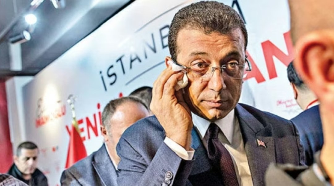 Aʙᴅᴜʟʟᴀʜ ÜNLÜTÜRK (@__tevazu__) on Twitter photo Usulsüz yatay geçiş nedeniyle üniversite diploması iptal edilen, yolsuzluk ve rüşvetten tutuklu eski İBB Başkanı Ekrem İmamoğlu’nun yüksek lisans diplomasının da geçersiz olduğuna hükmedildi. 
#SONDAKİKA Usulsüz yatay geçiş nedeniyle üniversite diploması iptal edilen, yolsuzluk ve rüşvetten tutuklu eski İBB Başkanı Ekrem İmamoğlu’nun yüksek lisans diplomasının da geçersiz olduğuna hükmedildi. 
#SONDAKİKA