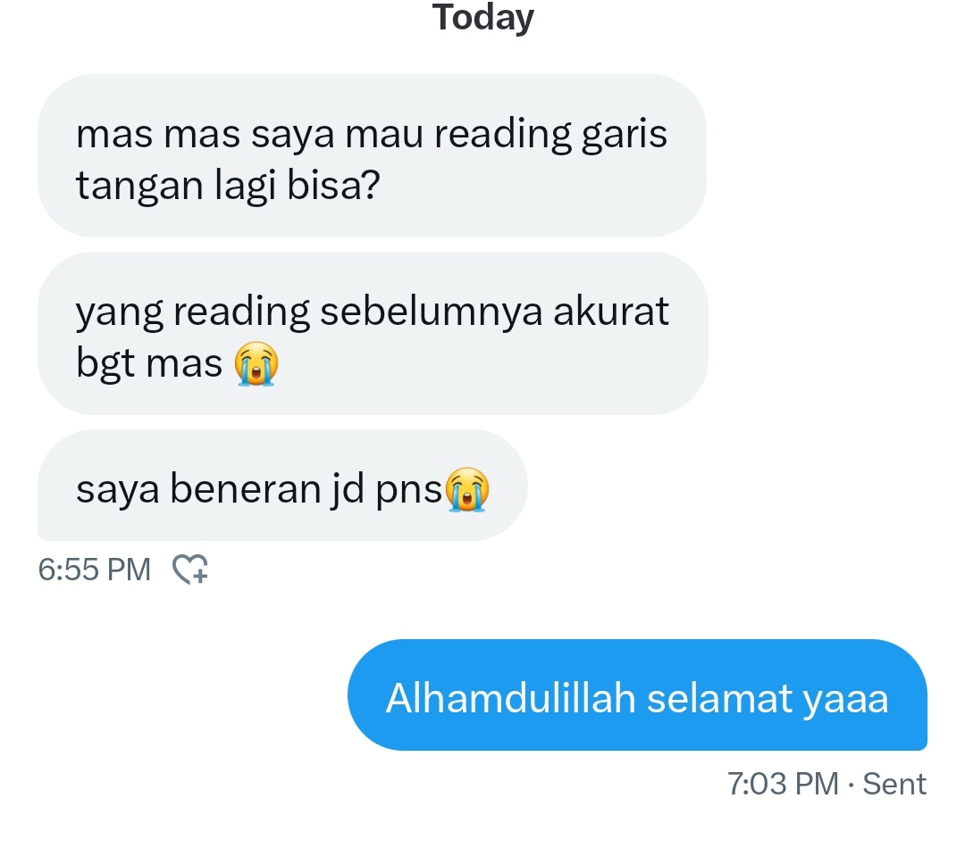 ArthurSiKucing's tweet image. Siang ini saya buka sesi baca telapak tangan buat 10 orang, yang fokus pada aspek:
-Percintaan
-Karir
-Sifat (termasuk yang tak disadari)
-Rejeki 
Semua aspek dibaca ya,gak cuma satu aspek saja

Harga? Seikhlasmu aja
(Maaf belum gratis ya)
Silakan DM/WA di Bio buat pesan slotnyaa