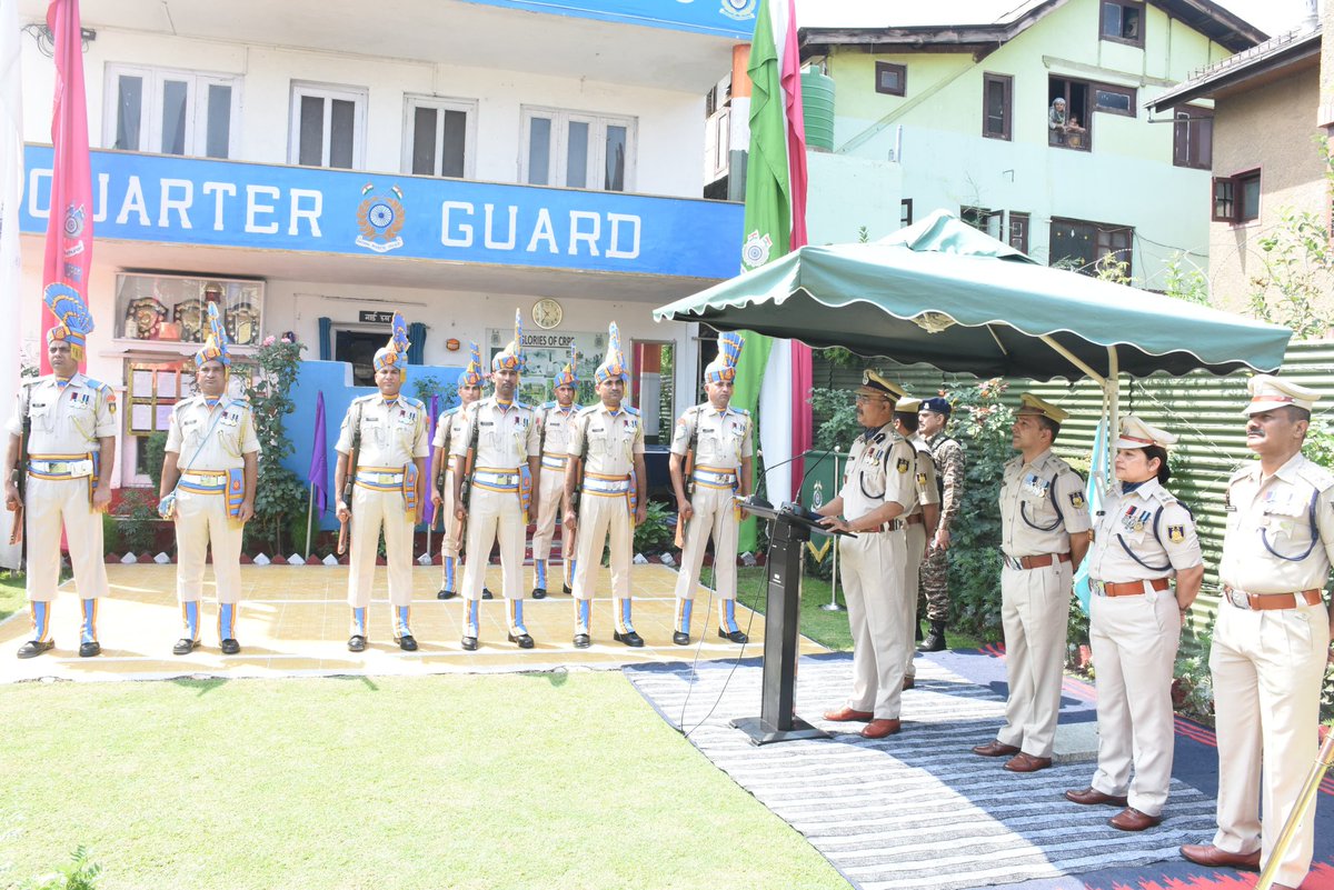 61Bncrpf's tweet photo. #87thCRPFraisingday has been organised by 61 BN in the befitting manner under the headed by Sh. Shudhansu Shekhar, Commandant 61 BN. In this events DG disc and certificate has also been given to awardees. https://t.co/gWnlxDiNPc