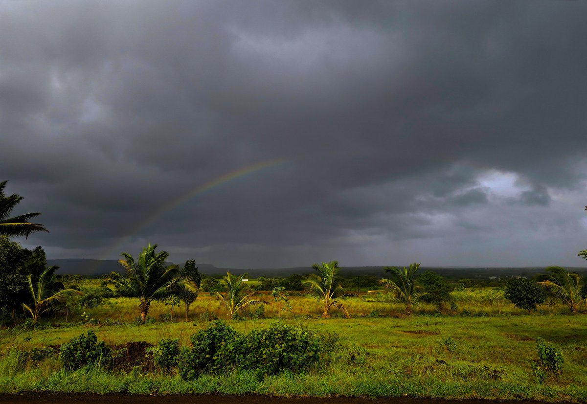SayaliB5's tweet image. Can you spot the rainbow????