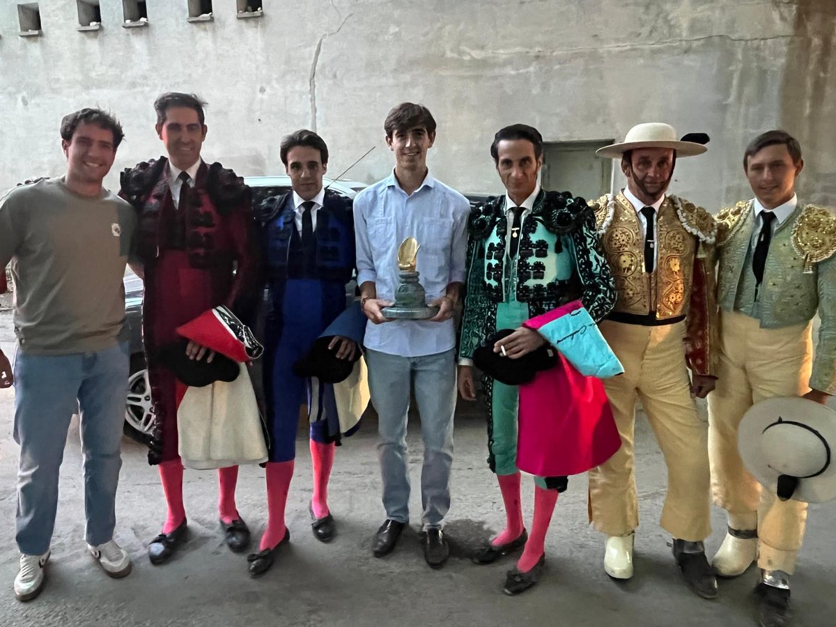 📝 CRÓNICAS

👉 Pepe Luis Cirugeda, premiado con la Oreja de Oro en Beaucaire
chicuelinasytafalleras.com/cronicas/pepe-… <a href="/periodistatoro/">Beatriz García</a> <a href="/davidadalid1/">David Adalid</a> <a href="/marcogalanmazu/">Marco Galan</a>