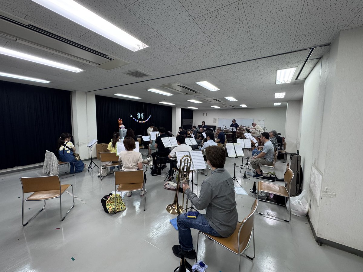 Leaf_WE_2016's tweet photo. 7/19 は加藤先生のお誕生日🎶
改めておめでとうございます☺️
（年齢晒してごめんなさい♡笑）

みんなでお祝いできて嬉しい
リーフメンバーでした🎉✨

#リーフウインドアンサンブル
#Leafwindensemble https://t.co/RY2gllWNqU