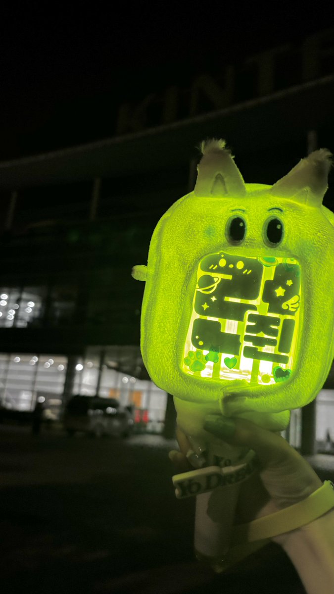 _rjn0's tweet image. ドリショにて新鈍器の表面プレートを紛失して今ほぼ壊れてる状態のため一年以上ぶりに旧鈍器を使った🙂眩しい緑だった（どんな感想？）
