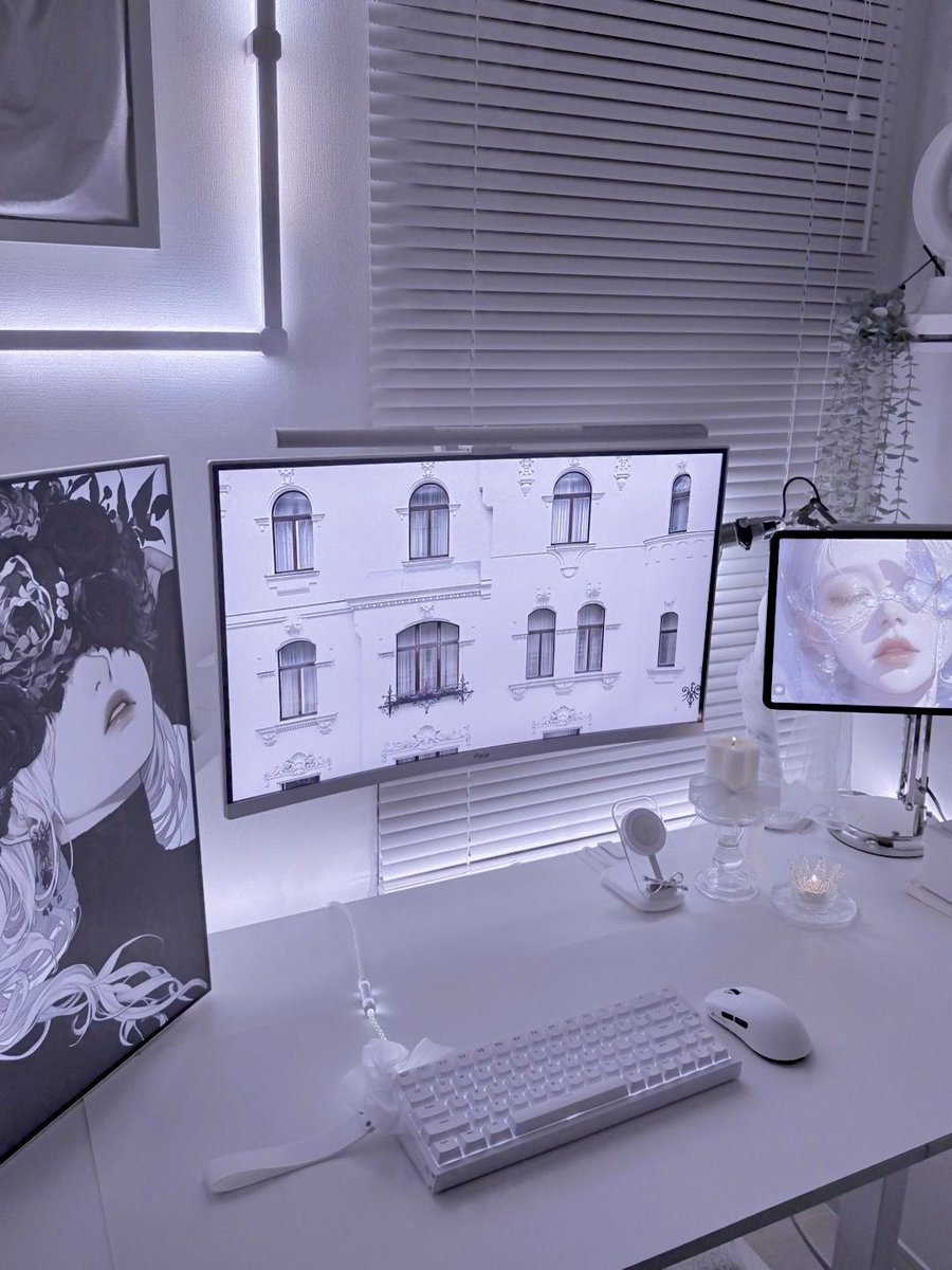 lvelss_m's tweet image. 🕯️🦋

#desksetup