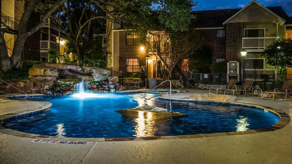 KABBFOX29's tweet image. Teen suspect arrested after armed robbery at apartment pool.
bit.ly/3GI8wCo