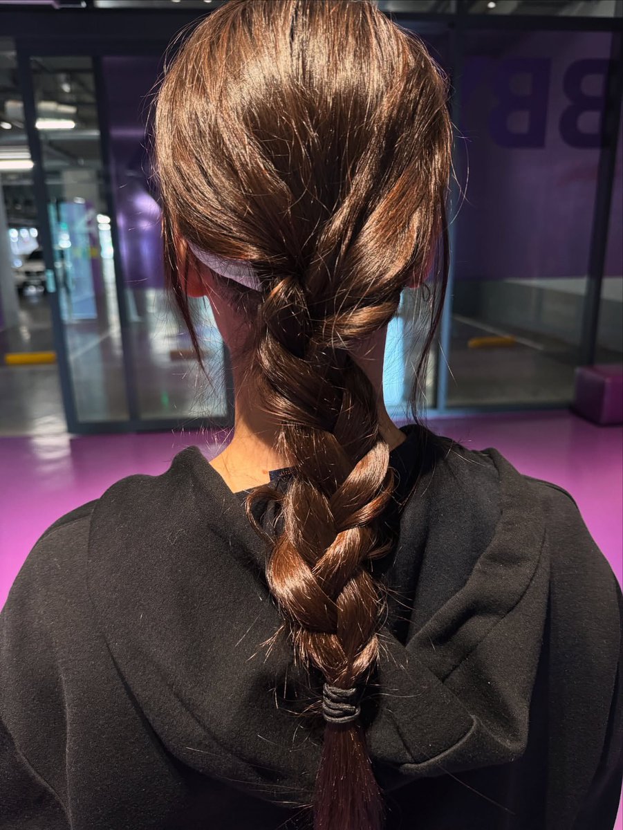 SoladaH's tweet image. จะรอดูคุณพ่อทำให้ลูกสาวนะ😍@kugimiyas ☺️ผมเก่งไหมครับ
  #ponytail 🦄 

(ฝึกไว้มัดผมให้ลูกก่อนไปรร.)