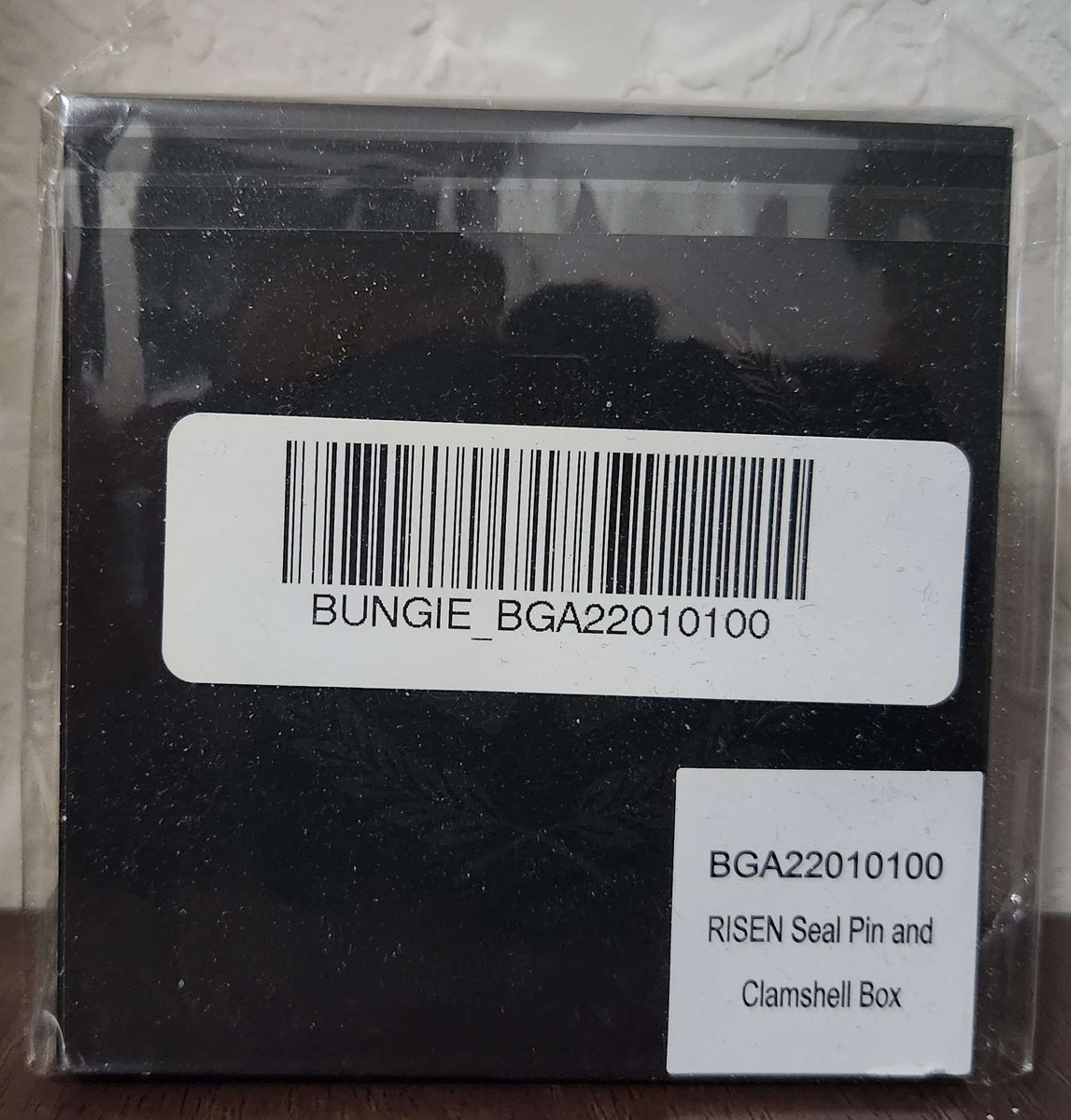 SevenTenLLC's tweet photo. Collectors, this one's for you! Get your hands on this retired and rare Risen Title Pin from Destiny 2's Bungie Rewards. A true symbol of a dedicated player. Limited stock! #Destiny2 #LimitedEdition #merch #collectible #pins

https://t.co/9KnyVW5qQg https://t.co/oQCqYmShwe
