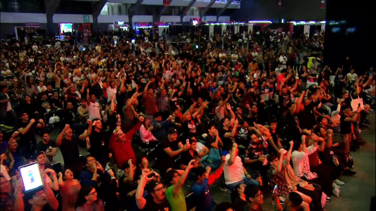 LoopBarnard's tweet image. S Factor 12's crowd from the VGBC stream during MkLeo vs. Onin
