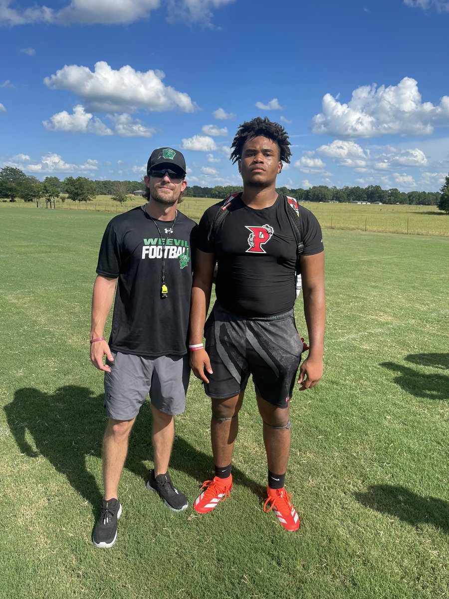 RodJohnsonJr13's tweet image. Thank you @CoachJoshQualls for the camp invite. Thank you @CoachHandUAM @CoachA_Roberts for teaching me new techniques. I had a good time out there today competing and learning. @ParkwayFootball @cbrot34