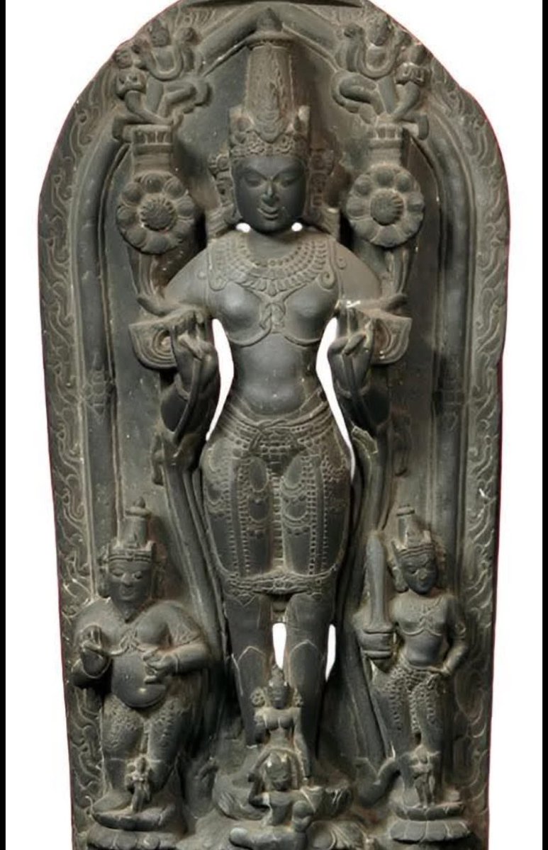 hjsdrpingale's tweet image. This 12th-century basalt sculpture depicts Surya, the Sun God, and is housed at the Indian Museum, Kolkata.