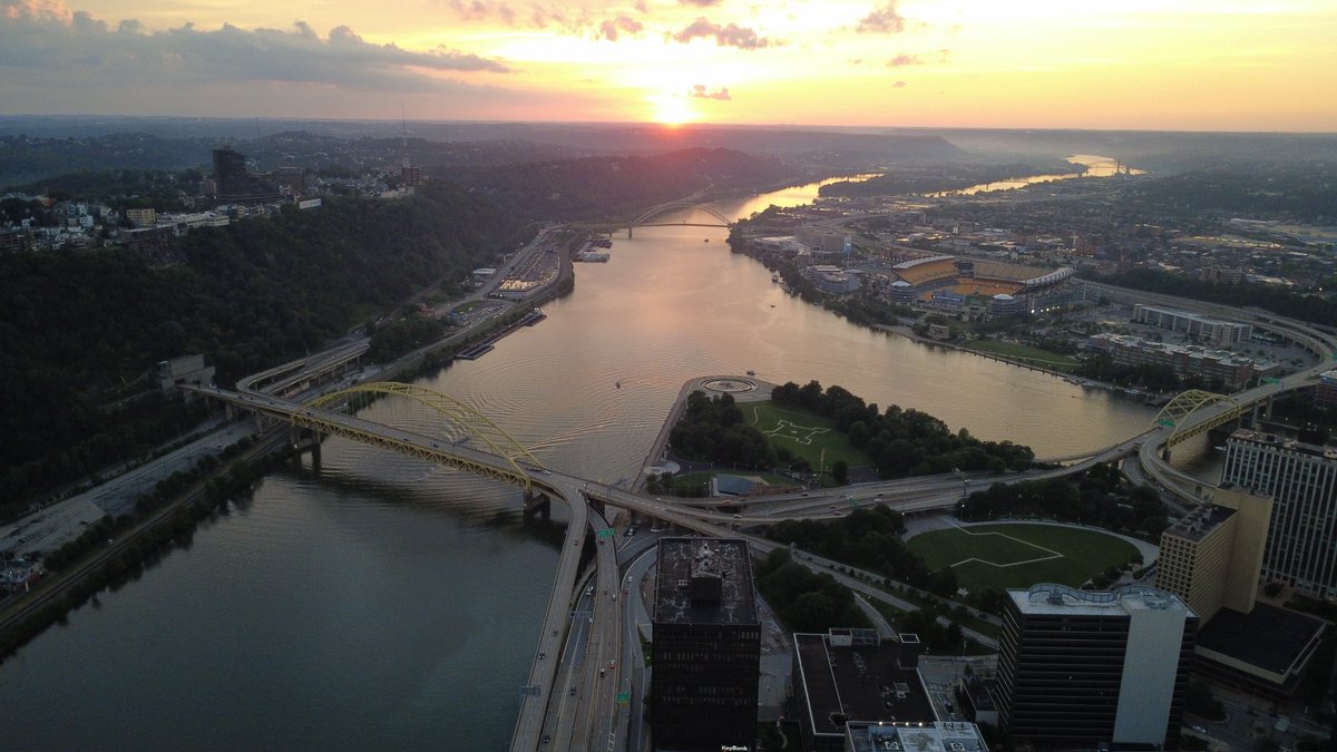 Ali Althans tweet media