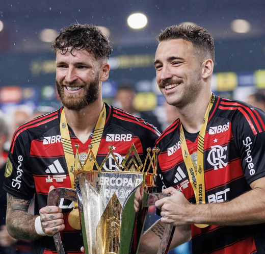 CentralFlaNacao's tweet photo. No último jogo: gol do Léo Pereira e assistência do Arrascaeta
Nesse jogo: gol do Léo Ortiz e assistência do Luiz Araújo

TROPA DO LELÉO https://t.co/UgOuBcQDq1