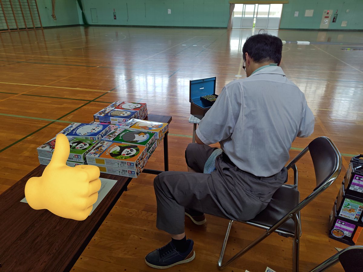 nekopurr's tweet image. 本日は小学校に夏休み工作教室に来ております。
親子でミニ四駆を作るイベントです🚗³₃