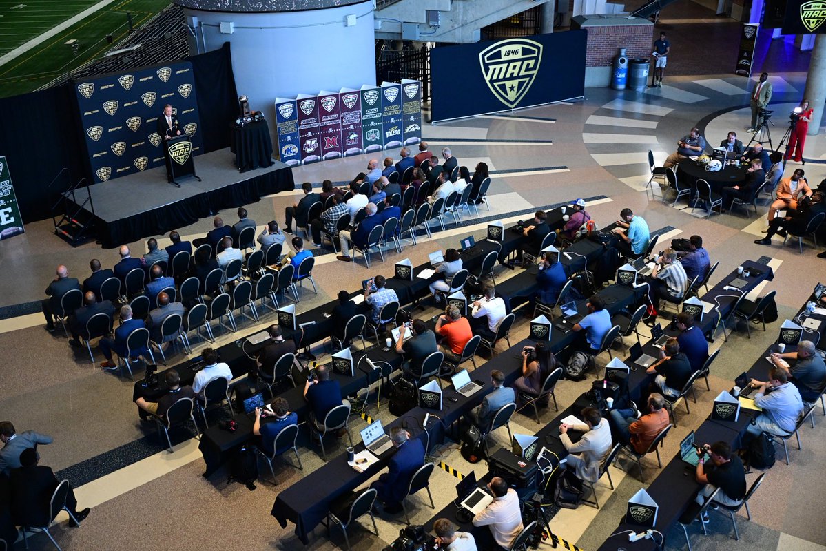 JGuyMAC's tweet image. Another MAC Football Media Day in the books. Excited to kick off another great year of #MACtion! 🏈🏴☠️