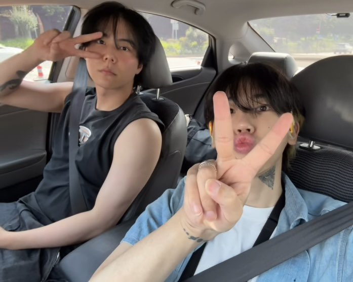 Junseong! you can’t just show up with those upgraded arms and that hair and slaying so hard as a couple!