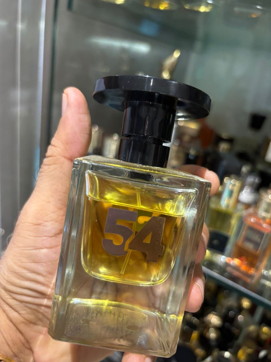 perfumemonk's tweet image. 🔥 #SOTD – Jusbox Fifty Four
🎧 Inspired by the iconic Studio 54 nightclub in NYC, this fragrance is a glamorous disco of tuberose, ylang-ylang, creamy sandalwood, and powdery iris. It dances between floral brightness and smooth sensuality — elegant, luminous, and unforgettable.…