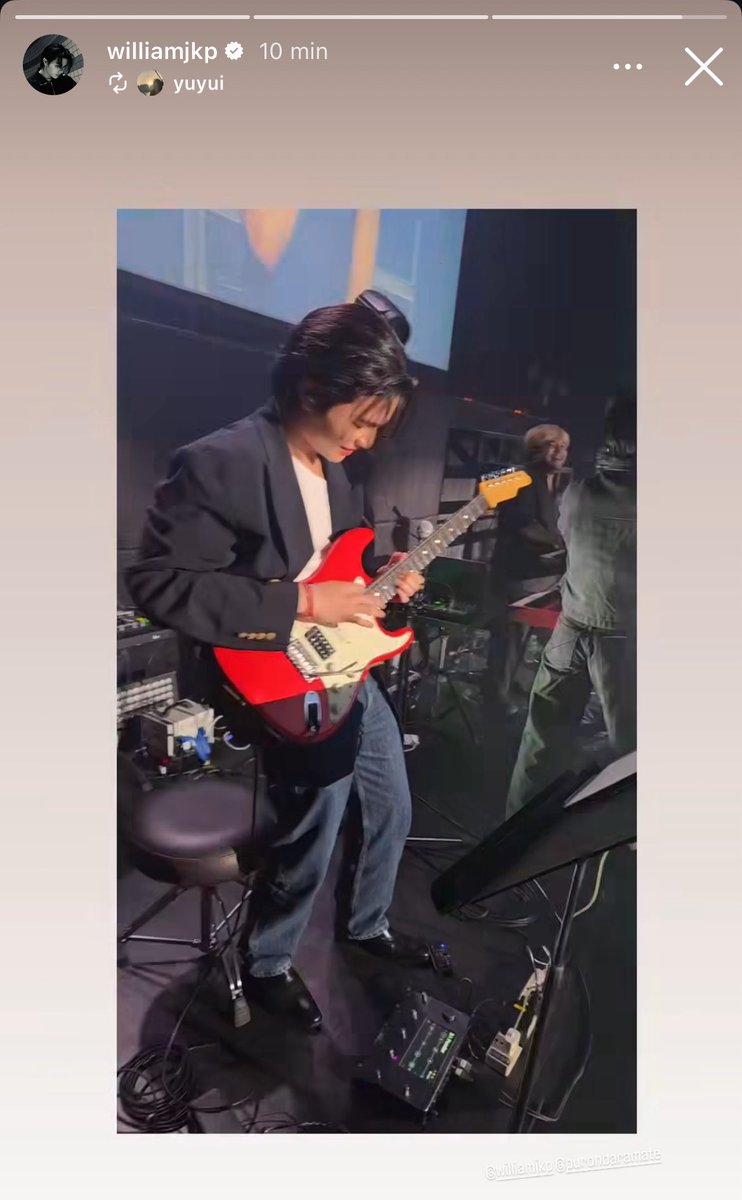 valcrazyforWE's tweet image. More William crumbs 😭🎸

he reposted a video of him playing the guitar