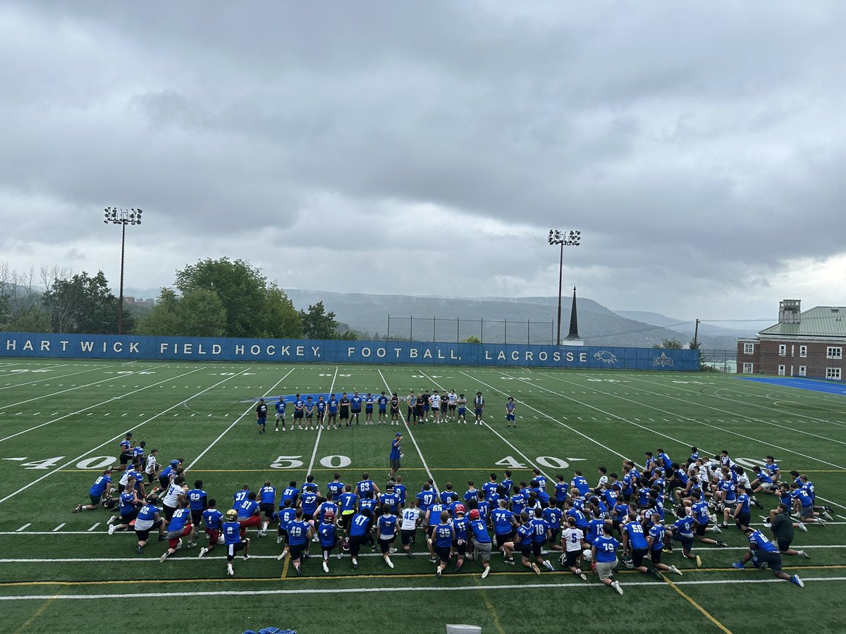 CoachElmore70's tweet image. Today was a  GREAT day working with some future Hawks!   

130 of the best players from the Northeast came out and competed their tails off! 

Guys were flying around, making plays and COMPETING!  Couldn’t have asked for a better day at Wright Stadium!

#THEWICK🦅