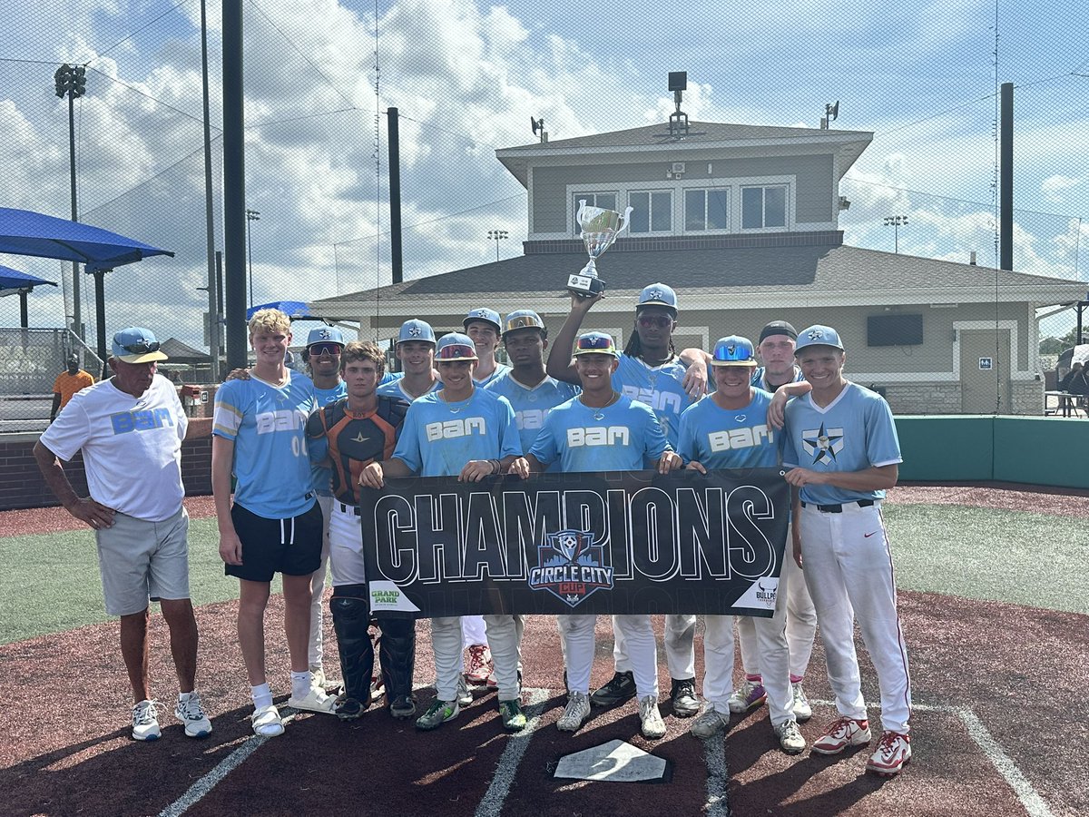 blakeman_roy's tweet image. Summer ball ended today. Had a great time all summer with a great group. Thank you to my teammates and Coach Vaught! 4 championships &amp;amp; two 2nd place finishes out of 6 tournaments isn’t bad!!