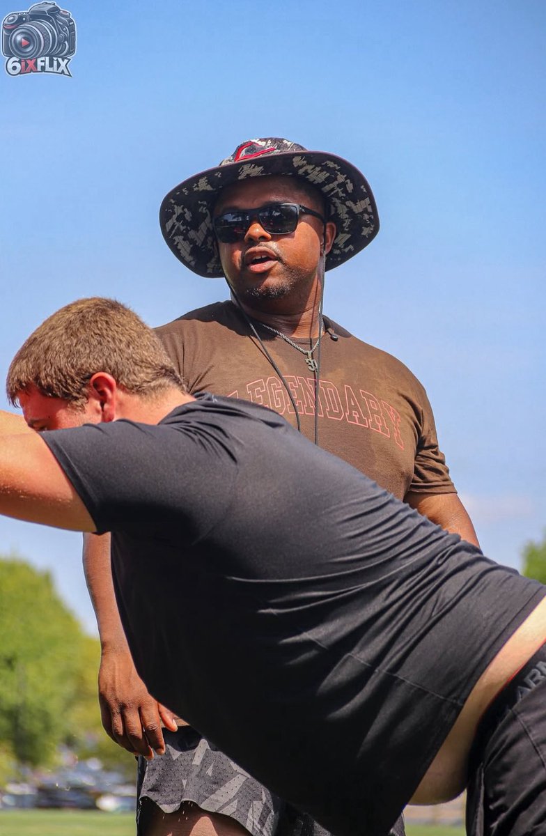 Brendan Kelly “BK” 2027 (@brendan_k2027) on Twitter photo Great last Saturday session of the off-season with <a href="/CoachDan_Y/">Dan Yarborough NASM-PES, USAW</a>. Time to get paid💰💰!!!
<a href="/TouchdownDons/">Loyola Blakefield Football</a> <a href="/CoachRichHolzer/">Rich Holzer</a> Great last Saturday session of the off-season with <a href="/CoachDan_Y/">Dan Yarborough NASM-PES, USAW</a>. Time to get paid💰💰!!!
<a href="/TouchdownDons/">Loyola Blakefield Football</a> <a href="/CoachRichHolzer/">Rich Holzer</a>