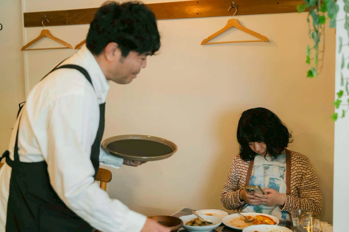 haramu_movie's tweet image. オフショット🌸

#瀬戸かほ さん
#浅香航大 さん
#磯西真喜 さん
#前原瑞樹 さん
#野田瑛仁 くん
#山口森広  さん
#相馬有紀実 さん

映画『#はらむひとびと』は、
好評につき、
✨絶賛✨延長✨公開中です🌸
応援ありがとうございます😊