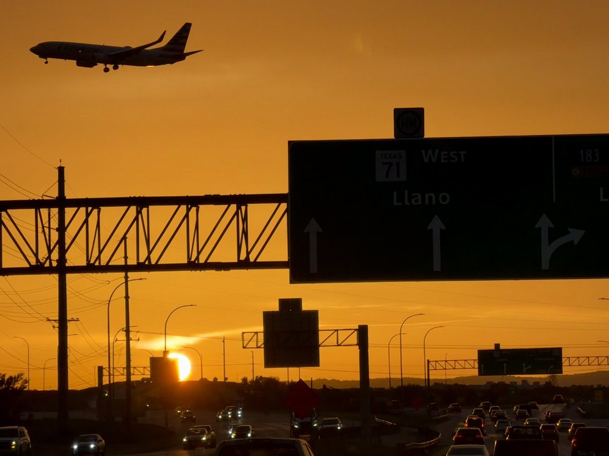 geniessen_sie's tweet image. Welcome to Austin! Morgen geht’s zur Giga-Factory 👍