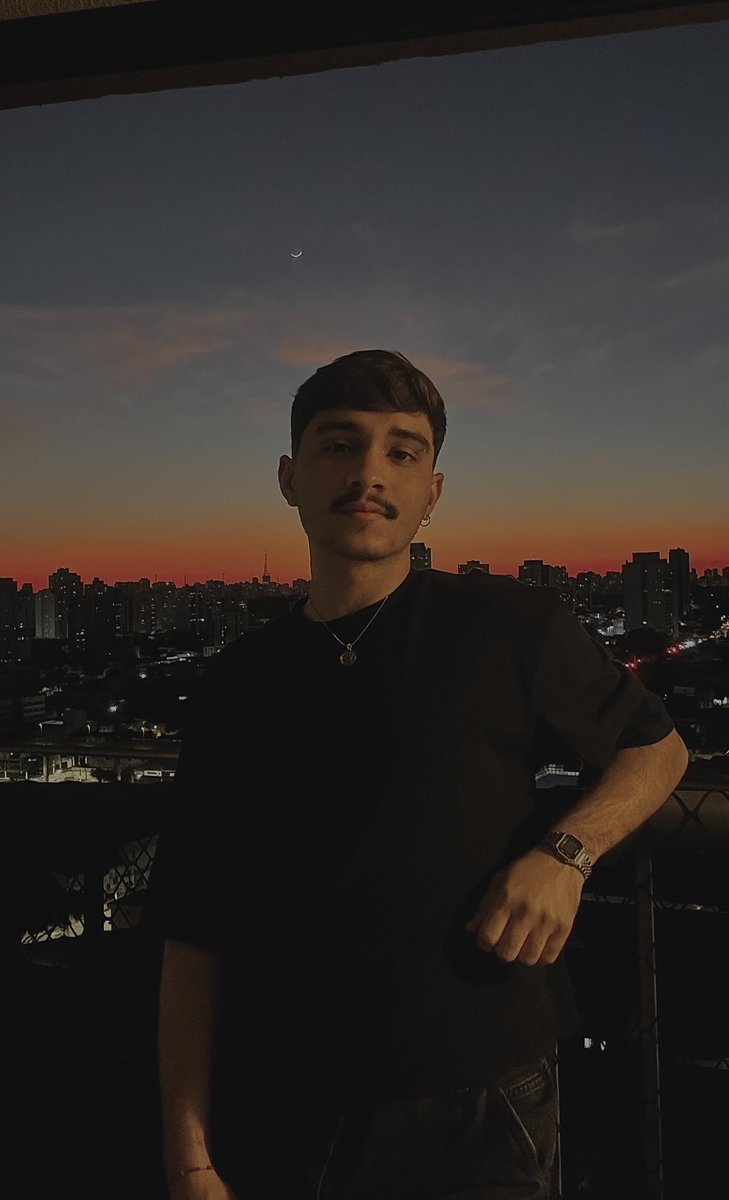 MorettiEd's tweet image. you're the only one under the golden burning sun