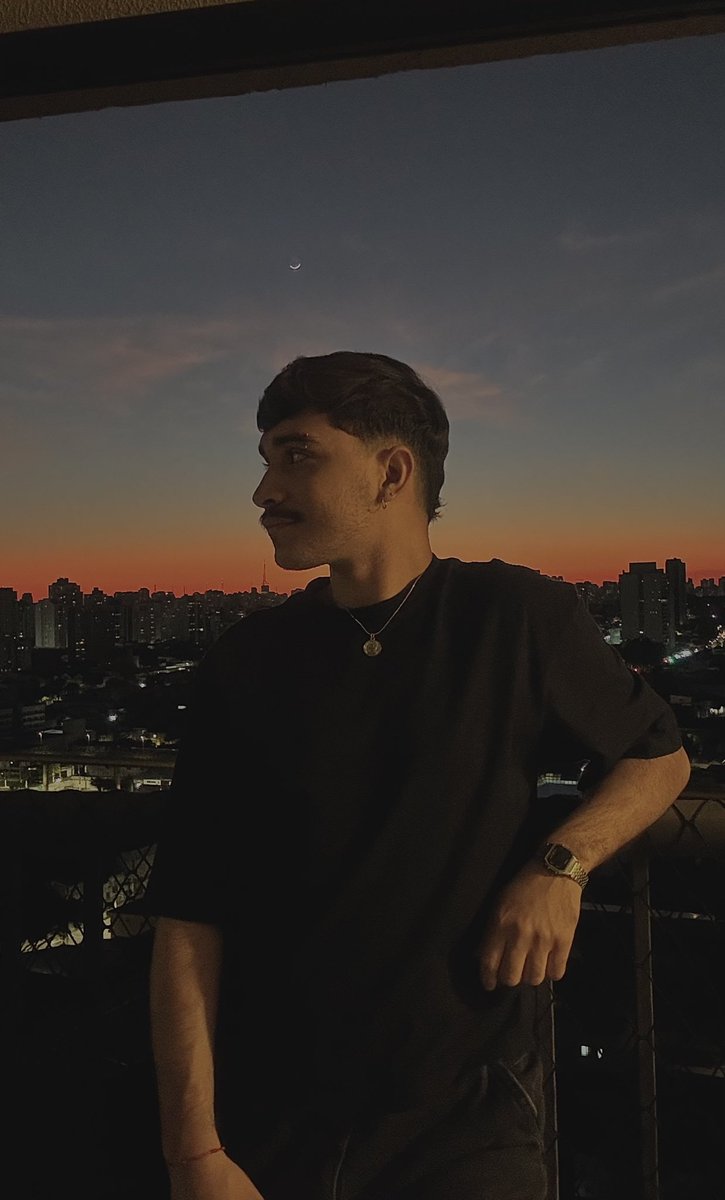 MorettiEd's tweet image. you're the only one under the golden burning sun