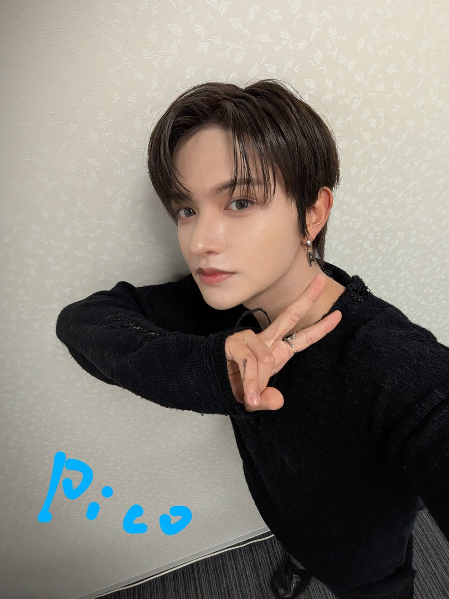 26,27日でゲットした物(頂き物含む)サインはヒカリ、ビッ君、ヨンソで初めて私物サインやってもらいました！たった一つだけど「家宝にしてね！」で(笑)サインは会話ができるのね😊ヨンソの日本語質問に参りました🤣