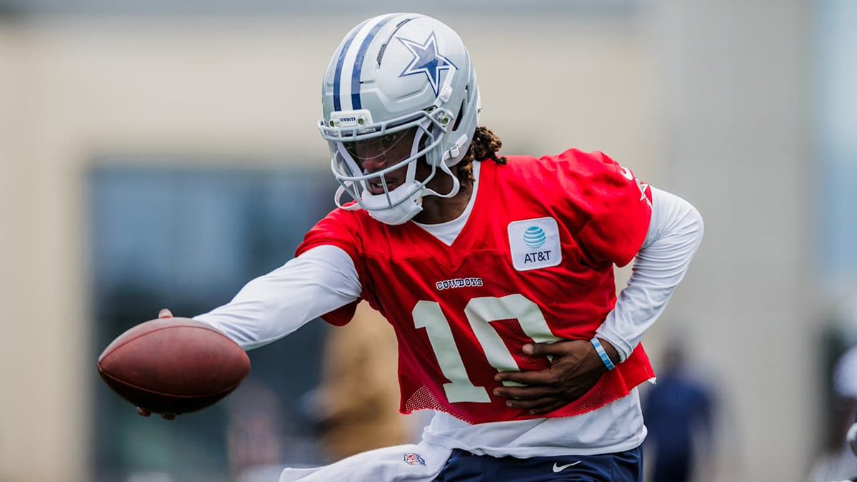 TheLandoShow's tweet image. Trey Lance&apos;s bar was much lower to clear than I ecpected it to be but Joe Milton is head, shoulders, a knee, and maybe half a toe ahead of where he was as a Cowboy. 

On the drive back to the hotel today I did some reflecting on the practice as a whole and while I obviously can&apos;t…