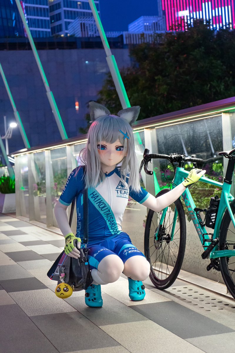 Callicantzaros1's tweet image. 先生、ちょっと時間もらうね
#kigurumi 
#着ぐるみ 
#ブルアカ 
#シロコ