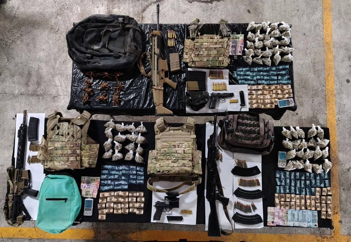 GN_IntelMexico's tweet image. ASSURANCE:🚨 @Defensamx1 and @GN_MEXICO_ busted "Comandante Hommie," the local boss in #Aranberri, along with two other thugs.🔥
He tried to run like hell, but the commandos nabbed them.🔥
@Eco1_LVM @Libro_negro_ @GNocturnaMX @natsecboogie @VivoenMarte2 @aic_07 @All_Source_News