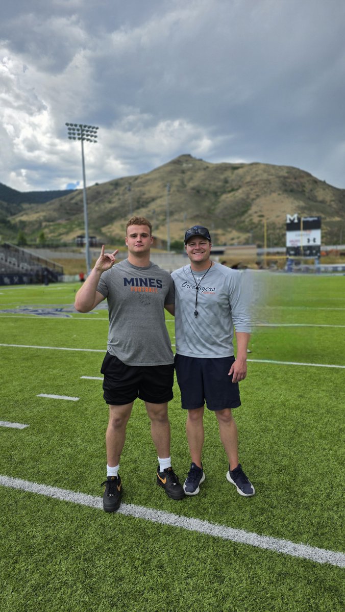 SelfAidan's tweet image. Awesome @MinesFootball camp on Saturday! Appreciated the coaching of @TimBrandon5 and seeing the facilities! Happy to see former @LakeCreekFBall tackle @jaxon_sayers! @CoachYonBoone @CoachBobStitt @coach_bourquin @Cord3l_64 @jaxon_sayers #HelluvaEngineer⚒️