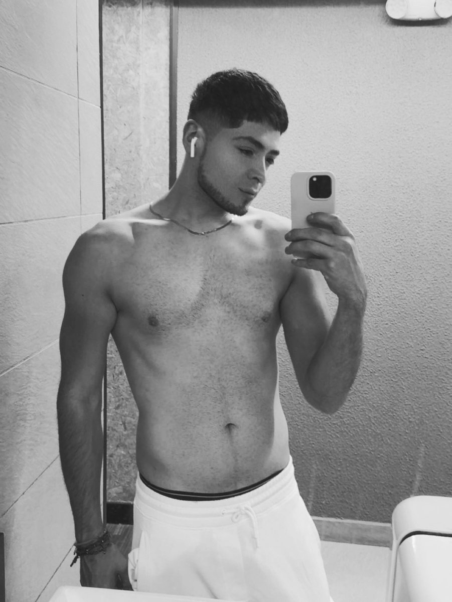 roacallore's tweet photo. Yo tengo
Por dónde y tú con que ! https://t.co/vQECaTYb4M
