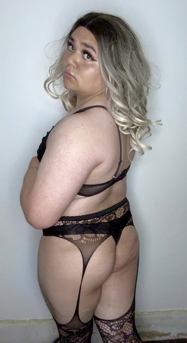 danielle 😇 tweet media