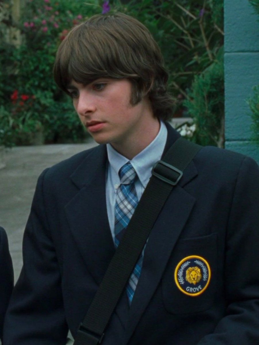 frufxlms's tweet image. Why does he lowkey look like Liam Gallagher
