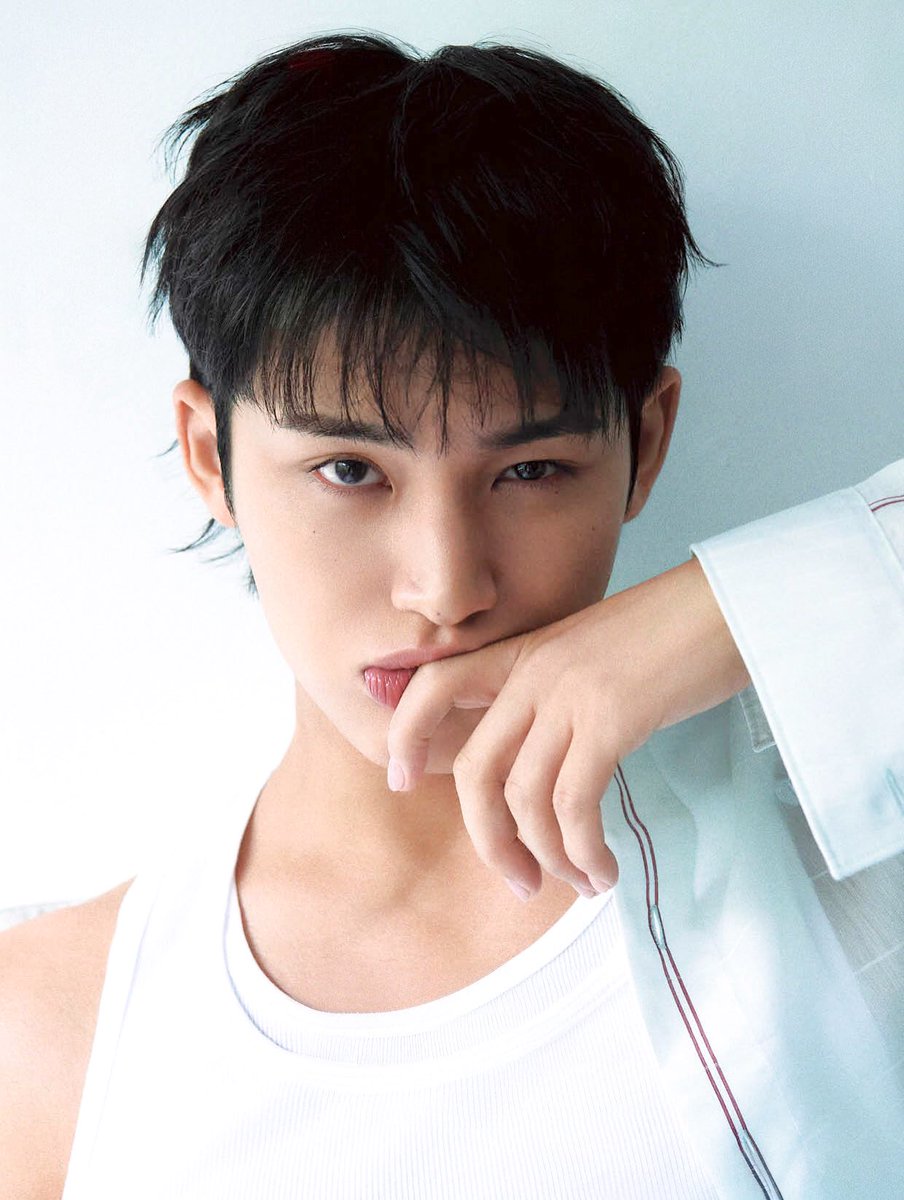 _MWYJLUVR's tweet image. this man is way too handsome for my peace of mind. #민규