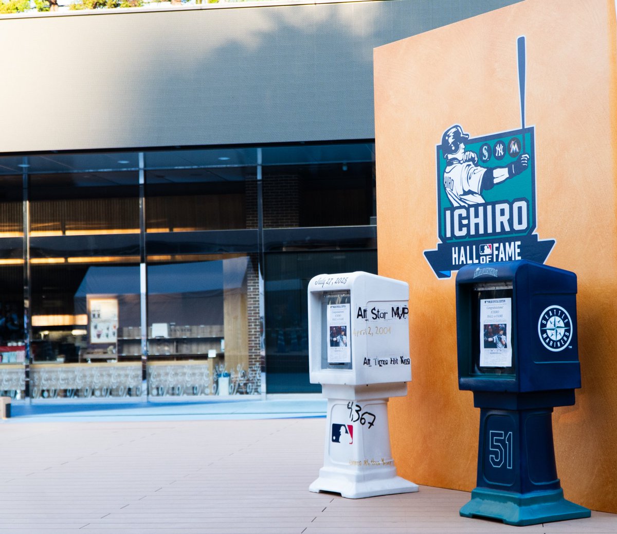 MLBJapan's tweet image. #イチロー 氏のアジア人初となる米国野球殿堂入りを祝して、特別号外『MLB SPECIAL EDITION』を東京、愛知、兵庫で配布中！

【配布会場】
・東京ドームシティセントラルパーク
配布時間｜15:00まで

・西神・山手線 三宮駅 東コンコース
配布時間｜15:00まで…
