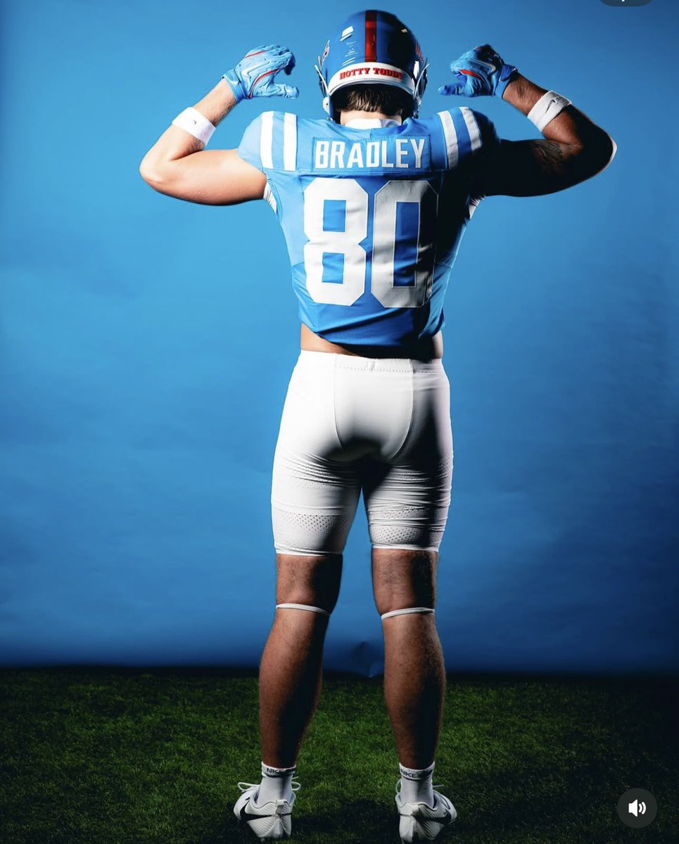 Bradley21 (@lisabradleyd) on Twitter photo Itβs almost that time of year!! Iβm ready for some football π©΅πβ€οΈπ¦ Itβs almost that time of year!! Iβm ready for some football π©΅πβ€οΈπ¦