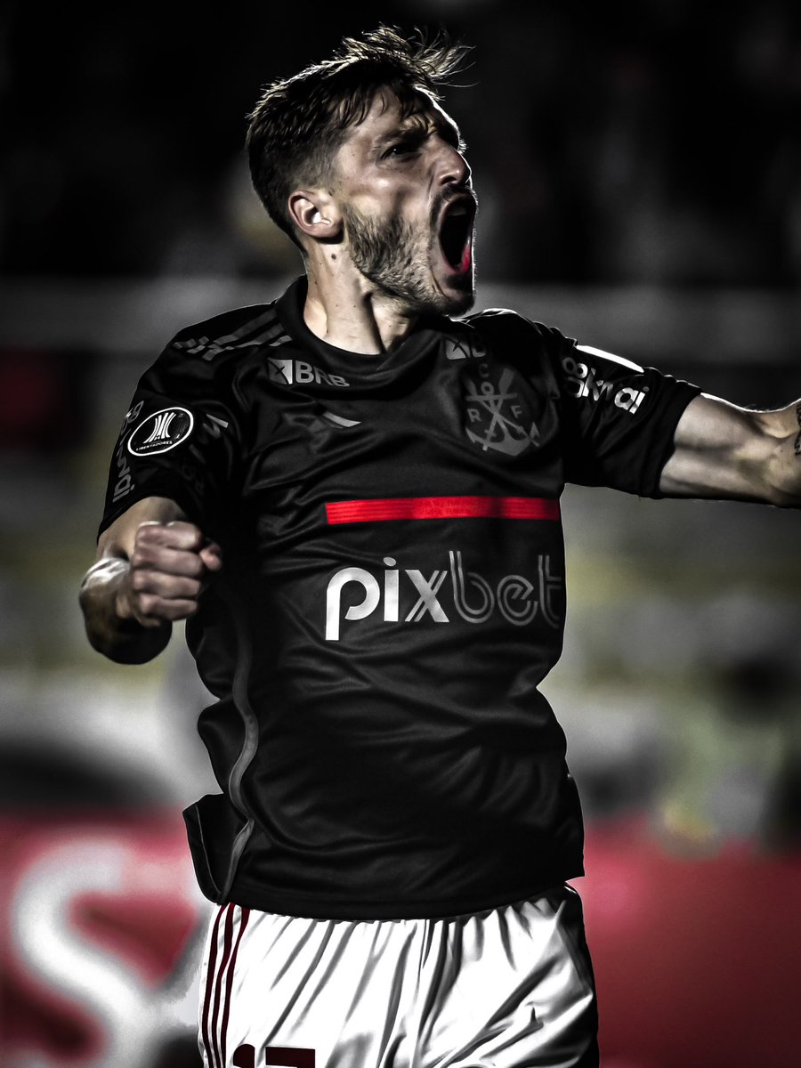 - 🚨 você voltou no momento certo, onde o Flamengo mais precisava ⚫🔴🦅

Matías Viña 🇺🇾