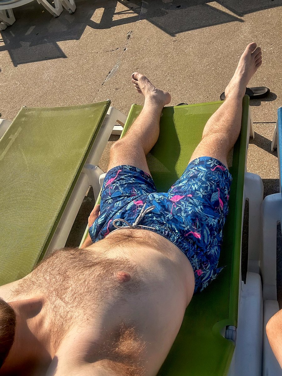 If it’s fun, I’m in 🌊☀️
#introduction #midwest #gay #gaybro #gaymasc #Versking #Oral #mascformasc #verbal #solosexual #showoff #confident #bate #bator #follow #DM
