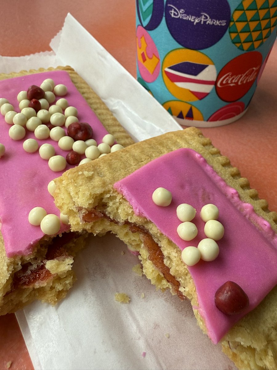 inpamskitchen's tweet photo. Buzz & Woody approved #poptarts from Woody’s Lunchbox at Disney’s #hollywoodstudios
@waltdisneyworld #waltdisneyworld #disneyworld #disney #disneyparks
#disneyfood #disneydining #woodyslunchbox #inpamskitchen
#ToyStory #ToyStoryland #disneyshollywoodstudios https://t.co/hSUxmagvWV
