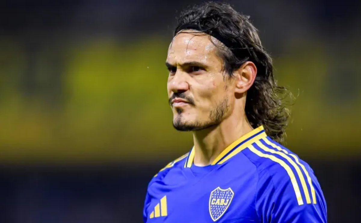 Odio tu pelo largo, odio tu cara de pelotudo cuando te enfocan en primer plano, odio tus disculpas de mierda, odio tu país diminuto, odio que siempre estés en offside, odio que no puedas meter una pelota abajo del arco, odio que te hayan hecho una bandera, odio que tengas el