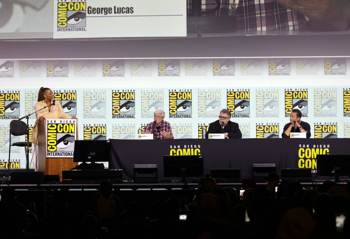 lucasmuseum's tweet image. Thank you, @comic_con and the 6,000+ in the audience for today’s incredible Hall H panel, Sneak Peek: Lucas Museum of Narrative Art.
Moderated by the incomparable @queenlatifah, a trio of iconic storytellers--@doug_chiang, Guillermo del Toro, and George Lucas—talked about the…