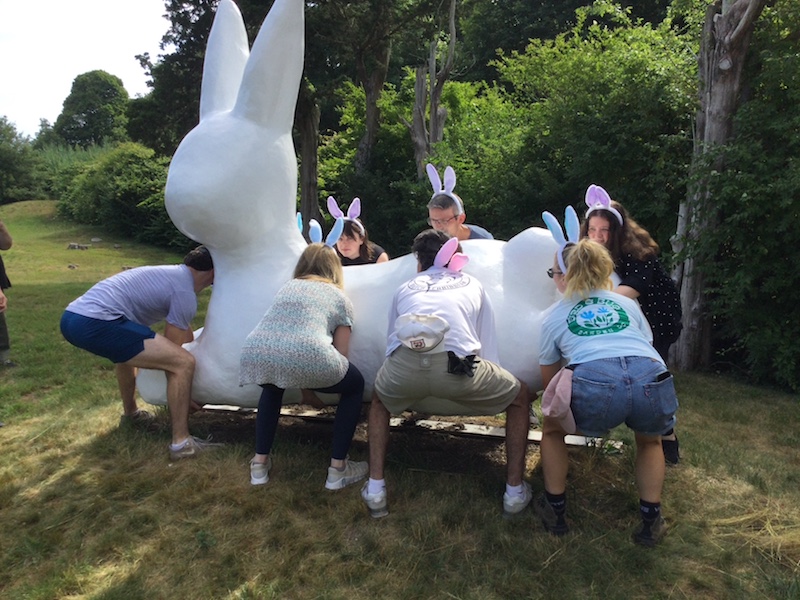 How to move a 10-foot bunny from Route 6A to Cotuit? Here's how. #capecod capecodwave.com/how-to-move-a-…