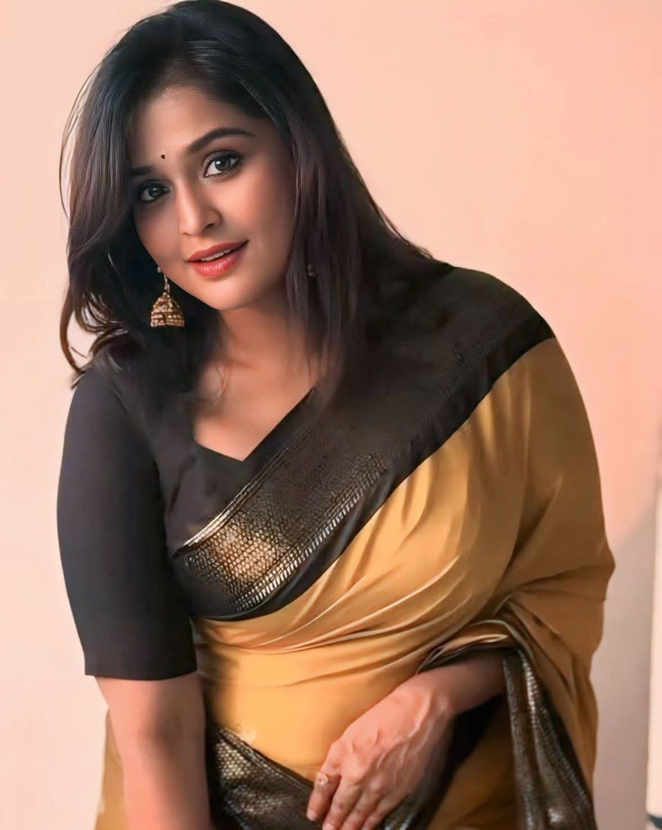 Pushpamastwal's tweet image. Good morning friends 🥰
मेरे व्यक्तित्व और मेरे व्यवहार को कभी मत मिलाइए क्योंकि मेरा व्यक्तिव मैं हूं ,और मेरा व्यवहार आप पर निर्भर करता है..