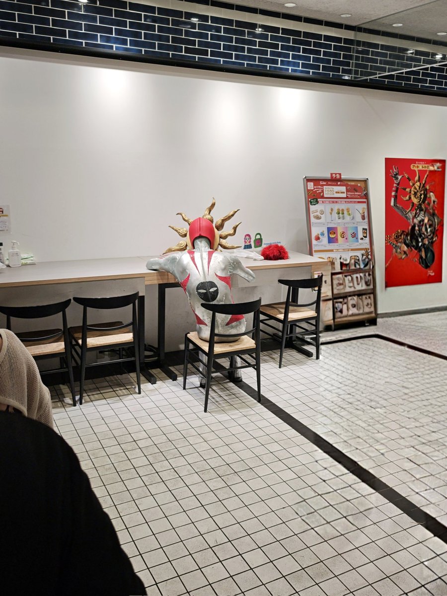 noppo98's tweet image. 月曜日の朝から働かされて疲れてそう…