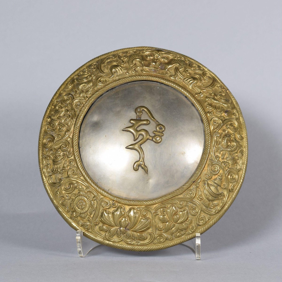 PaulWelsh89's tweet image. Breast ornament 
19th century, Tibet 📸V&amp;amp;A Museum