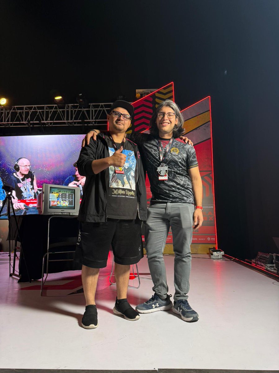 Far D. Órame tweet media